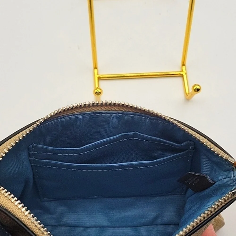 Coach wristlet nwot